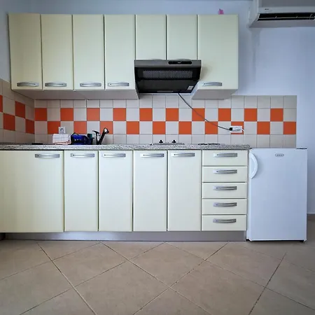 Fidens No Contact Check In Apartment Ravni